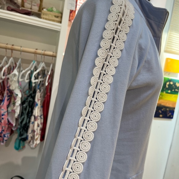 Lilly Pulitzer 🏝️ Skipper Popover, Medium, Lt. Blue, GUC - Picture 4 of 7